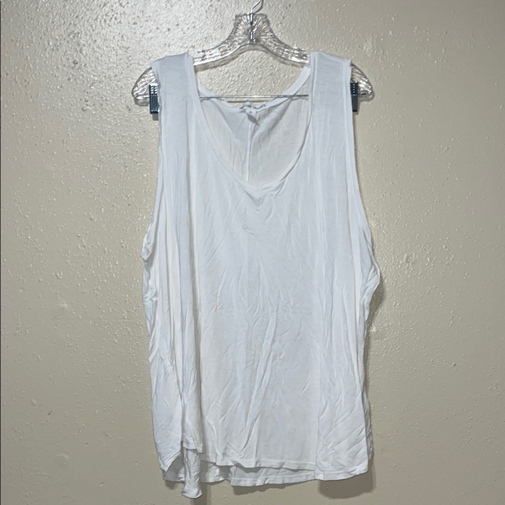 New York Laundry White Sleeveless Tank Top